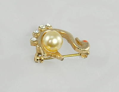 Vintage Swan Figural Pin